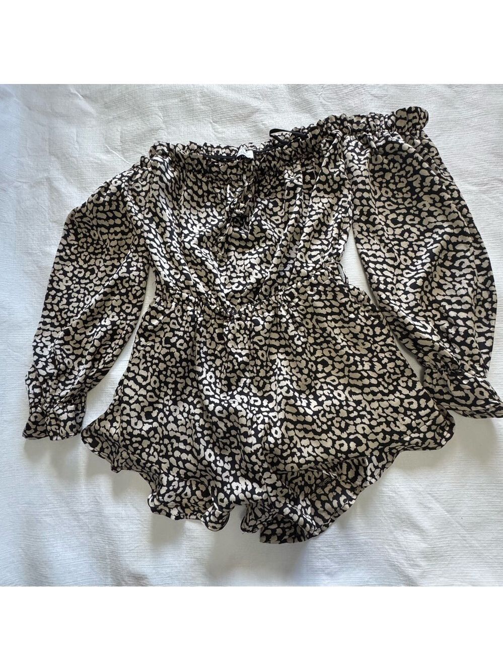 Away Black and White Patterned Jumpsuit off shoulder size Medium - Picture 9 of 13